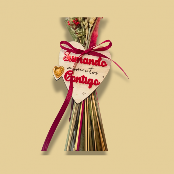 Ramo de flores preservadas con placa personalizada